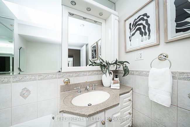 7 - 120 Glen Manor Dr, Condo with 2 bedrooms, 2 bathrooms and 1 parking in Toronto ON | Image 22