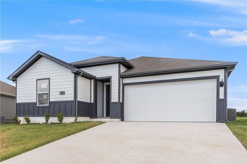 1412 Nw 5th Ave, Gentry, AR, 72734-7073 | Card Image