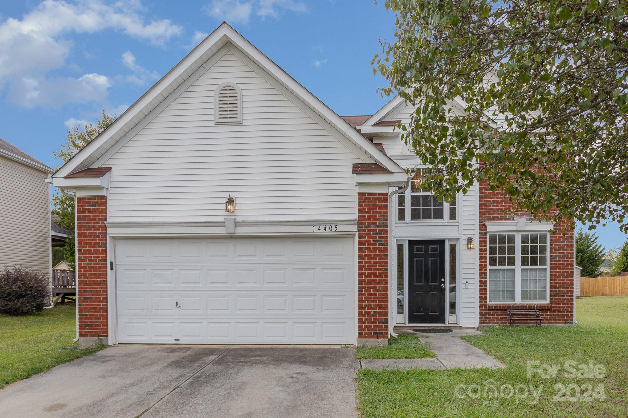 Arlandes Dr, Charlotte, NC 28278