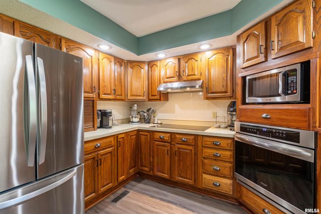 1803 Spring Garden Rd, House other with 3 bedrooms, 3 bathrooms and null parking in Marion IL | Image 9