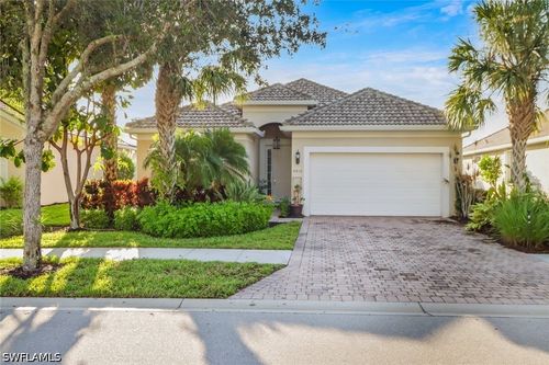 8416 Benelli Ct, NAPLES, FL, 34114-2754 | Card Image