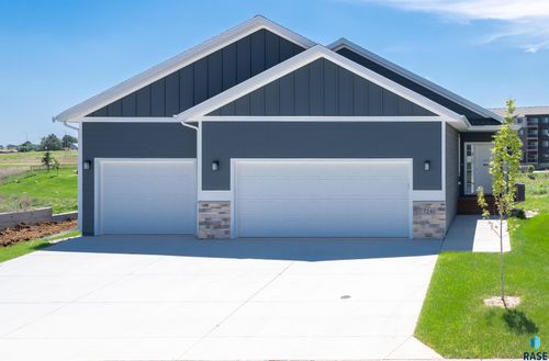 7241 E Waters Edge Pl, Sioux Falls, SD, 57110-6362 | Card Image