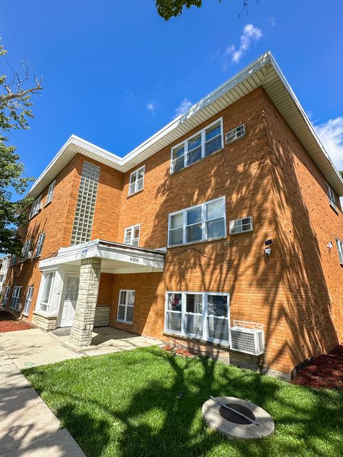 3b-4300 N Keystone Ave, CHICAGO, IL, 60641-2120 | Card Image