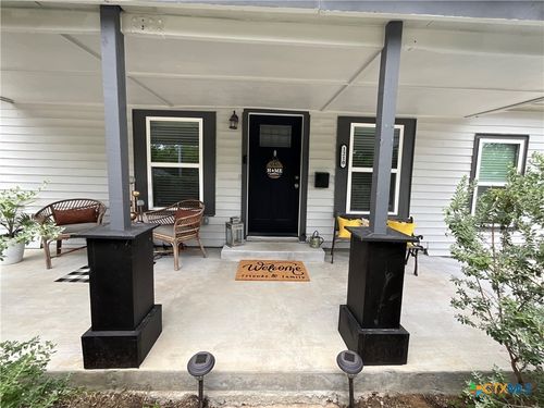 1210 N Milam St, Seguin, TX, 78155-3720 | Card Image