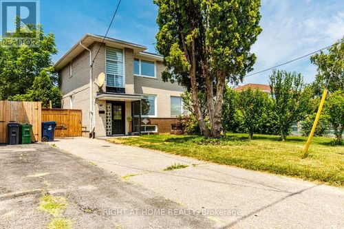 48 Daleside Cres, North York, ON, M4A2H6 | Card Image