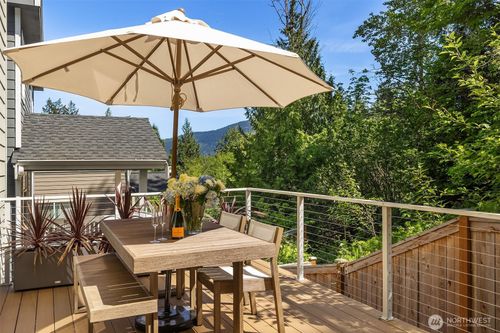 2119 Nw Lynx Loop, Issaquah, WA, 98027-4504 | Card Image