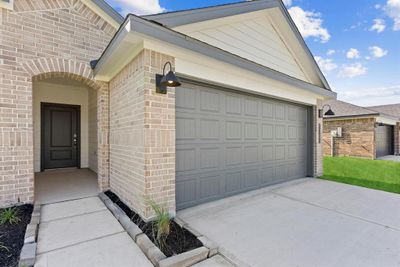 1052 Great Barracuda Lane, House other with 3 bedrooms, 2 bathrooms and null parking in Alvin TX | Image 2