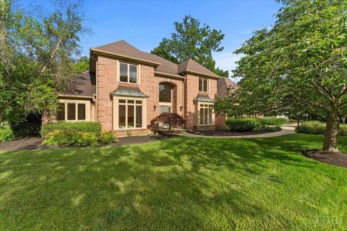 9761 Farmstead Dr, Symmes Twp, OH, 45140-6217 | Card Image