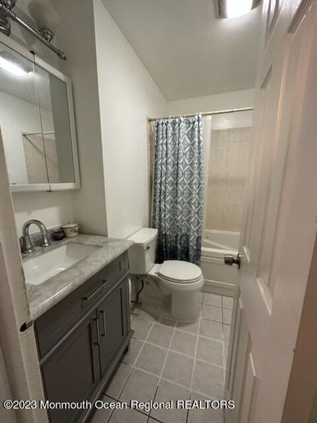 25 Twin Rivers Drive, For Sale in East Windsor Zoocasa