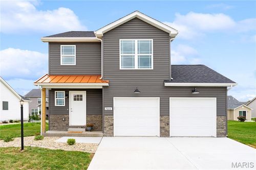 7066 Savannah Dr, Glen Carbon, IL, 62034-3070 | Card Image