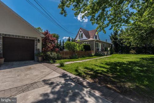 7018 N Radcliffe St, Bristol, PA, 19007-5819 | Card Image