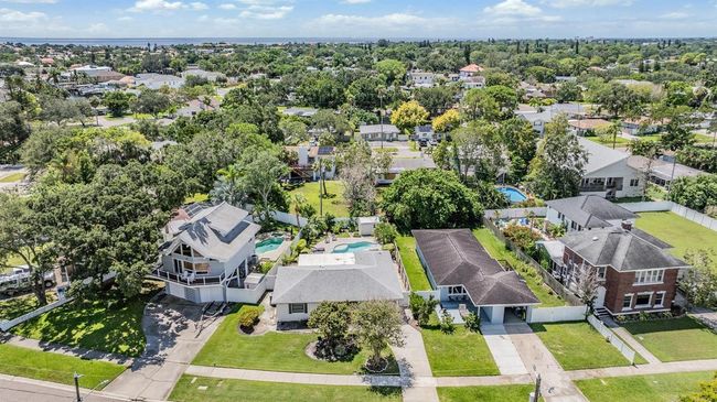 1816 Bayou Grande Blvd Ne, House other with 3 bedrooms, 2 bathrooms and null parking in St Petersburg FL | Image 27