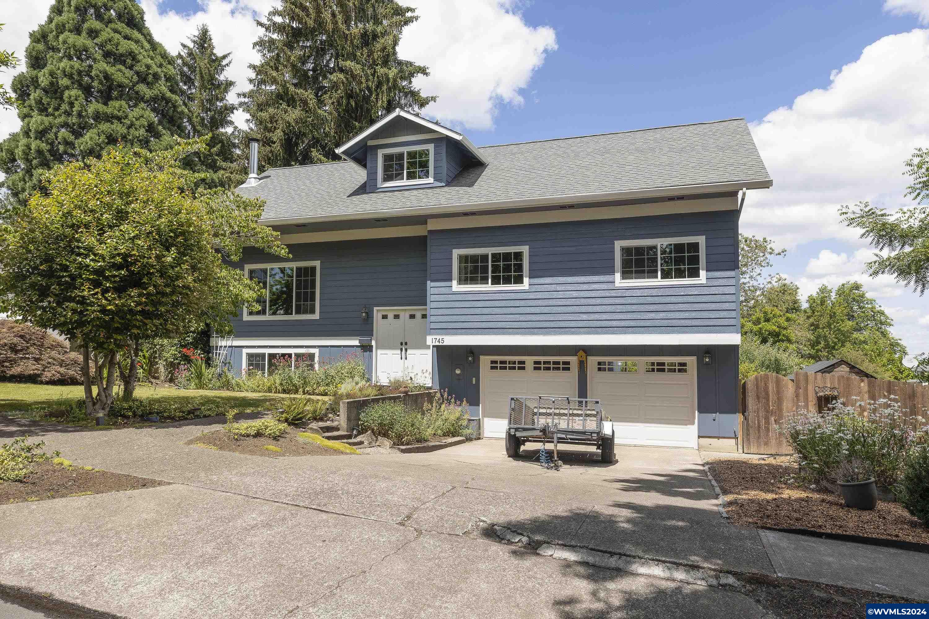 Ewald Ave, Salem, OR 97302