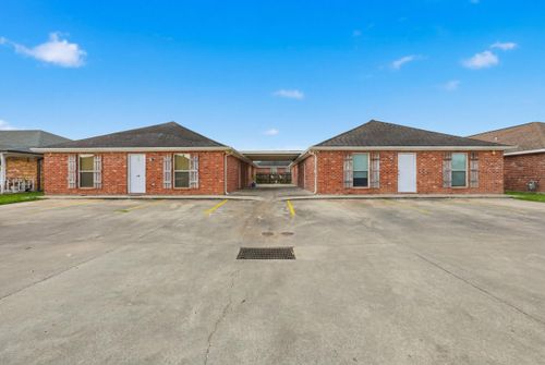 219,221,306,308 Gloria St, Thibodaux, LA, 70301 | Card Image