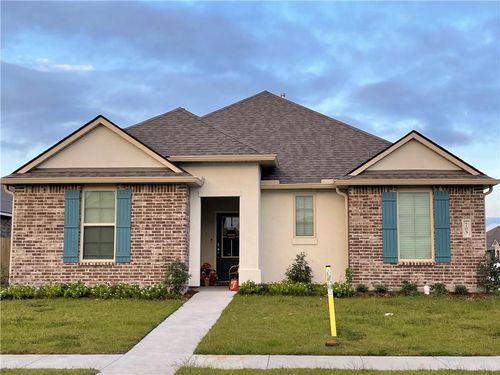 705 Lakeshore Vlg E, Slidell, LA, 70461-5688 | Card Image