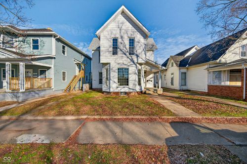 930 7th St, Columbus, IN, 47201-6326 | Card Image