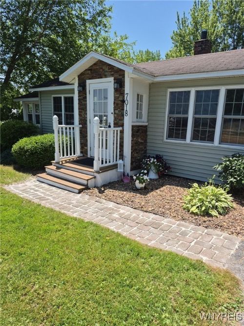 7018 Lakeshore Rd, Cicero, NY, 13039-9741 | Card Image