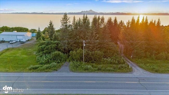 Middle Driveway/ Bluff Lot | Image 5
