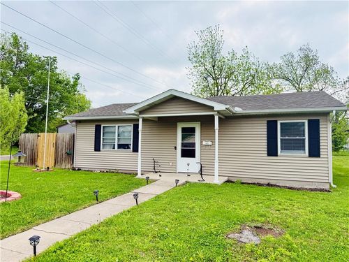 721 N 2nd St, Iola, KS, 66749-2549 | Card Image