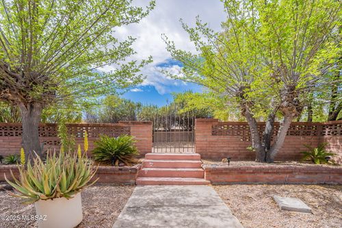 649 W Via San Mateo, Green Valley, AZ, 85614-3949 | Card Image