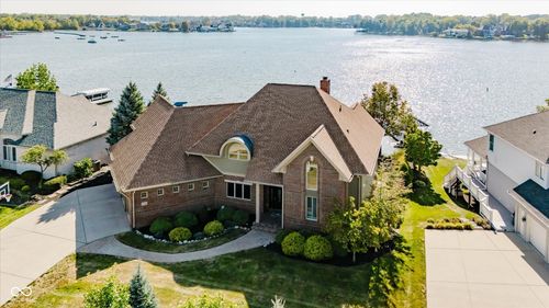 21529 Shorevista Ln, Noblesville, IN, 46062-6793 | Card Image