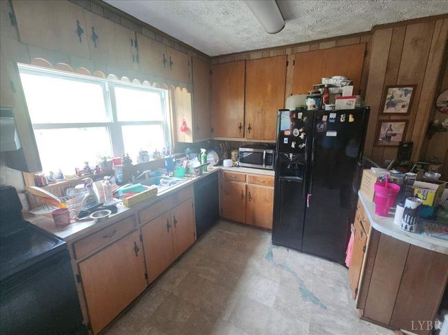 1028 Whitt Loop, House other with 3 bedrooms, 2 bathrooms and null parking in Alton VA | Image 7