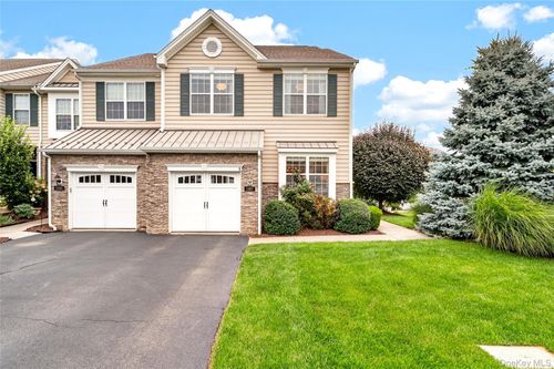 1307 Glastonbury Ln, Fishkill, NY, 12524-4977 | Card Image