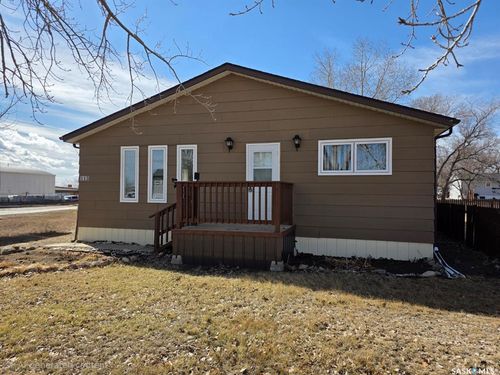 113 3 St E, Mankota, SK, S0H | Card Image