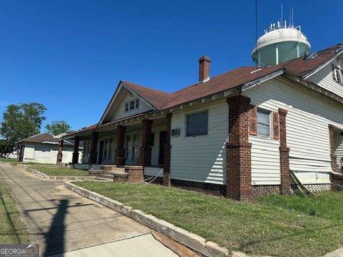 130 S Washington St, Lyons, GA, 30436-1486 | Card Image