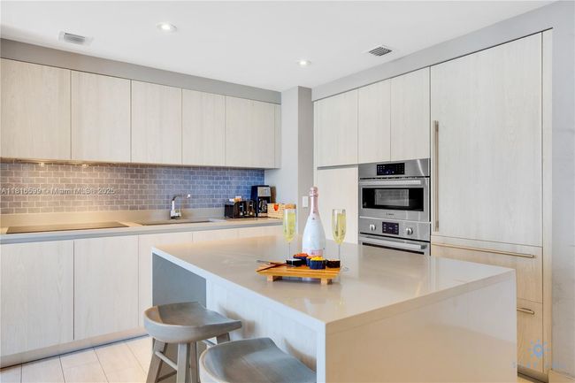 R1605 - 4010 S Ocean Dr, Home with 2 bedrooms, 2 bathrooms and null parking in Hollywood FL | Image 7