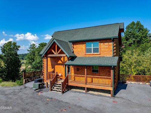 1802 Stone Wood Way, Pigeon Forge, TN, 37862 | Card Image