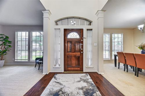 5911 Indian Hills Ln, Sugar Land, TX, 77479-8936 | Card Image