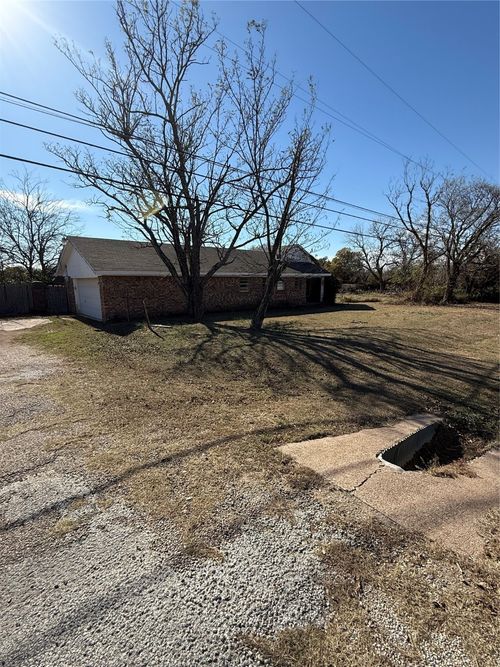 2419 S 1st Street W, Clyde, TX, 79510 | Card Image
