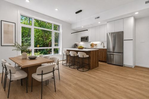 106-13 Warwick St, Somerville, MA, 02145-3509 | Card Image
