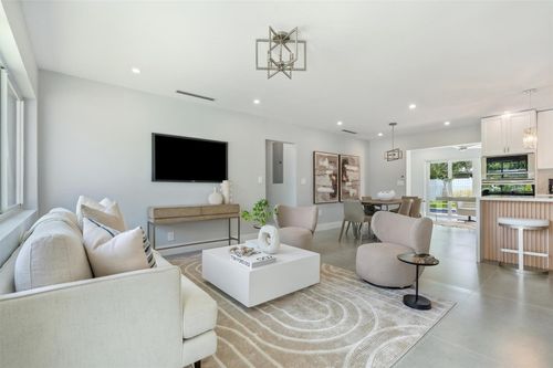 324 Ne 28th St, Wilton Manors, FL, 33334-2032 | Card Image