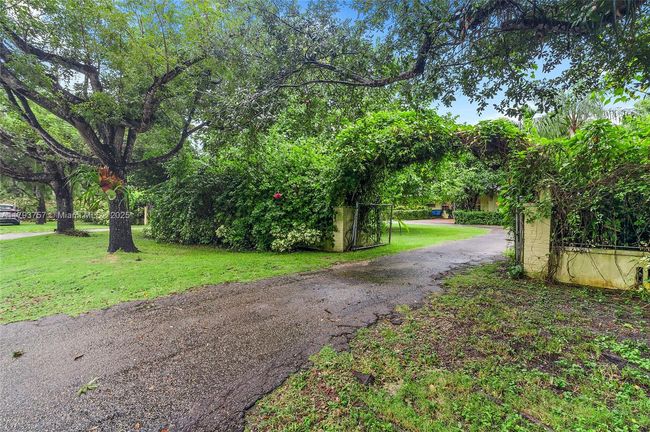 13101 Sw 82 Nd Ave, House other with 4 bedrooms, 2 bathrooms and null parking in Pinecrest FL | Image 42