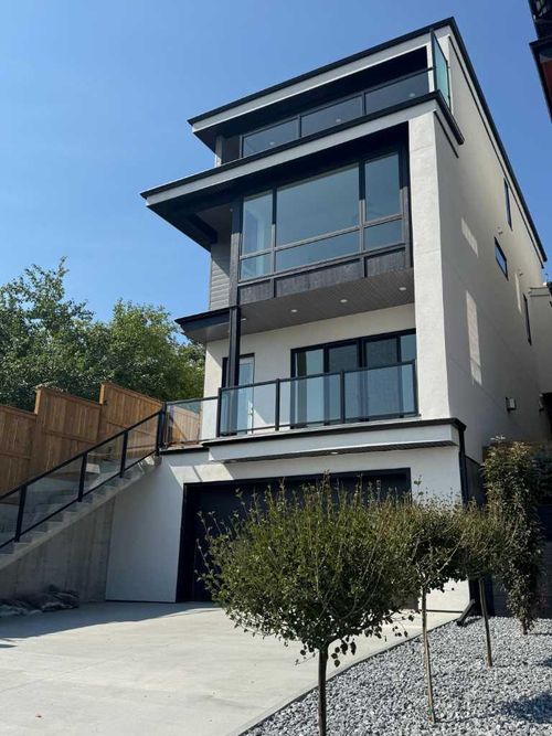 710 Bridge Cres Ne, Calgary, AB, T2E5B5 | Card Image