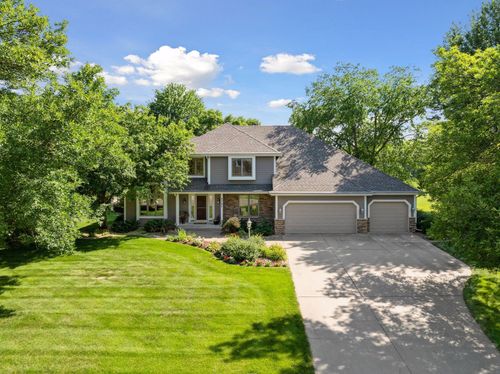 9741 Wellington Rdg, Woodbury, MN, 55125-8411 | Card Image