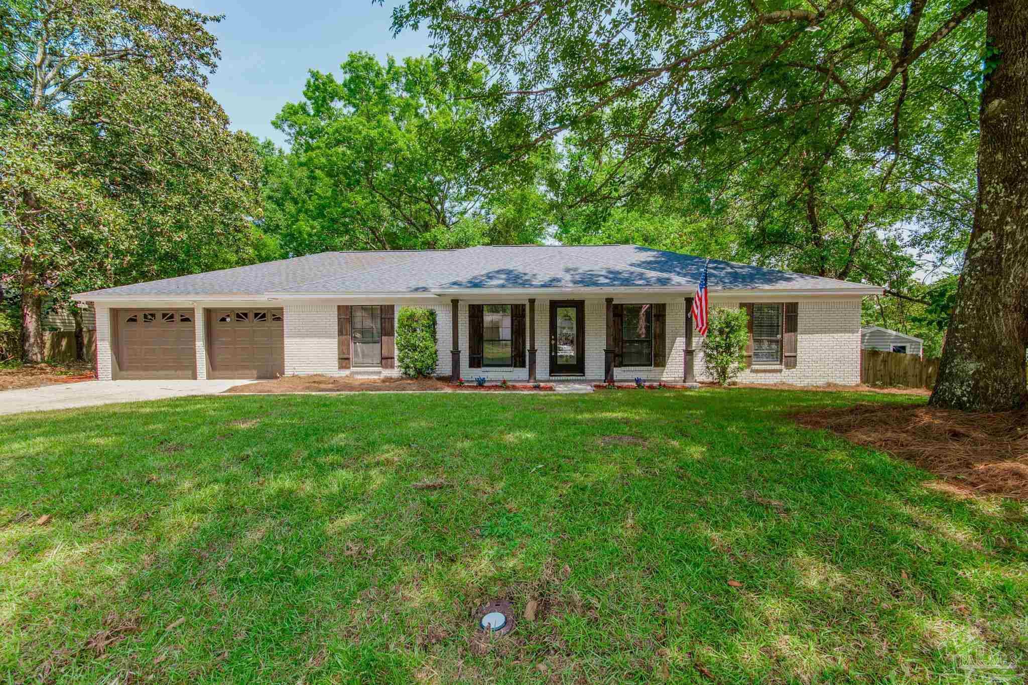 Baywoods Cir, Pensacola, FL 32504