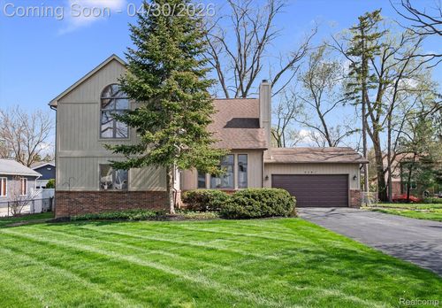 5461 Putnam Dr, West Bloomfield, MI, 48323-3719 | Card Image