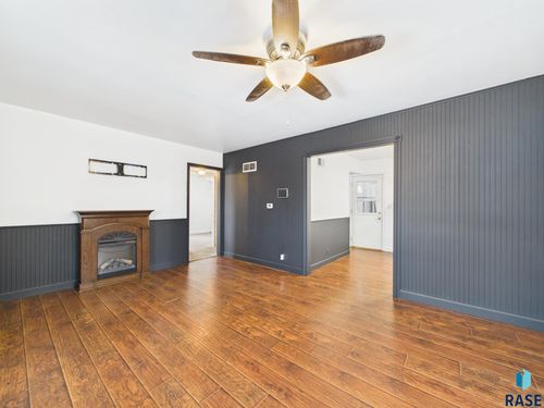 201 N Chicago Ave, Sioux Falls, SD, 57103-1546 | Card Image