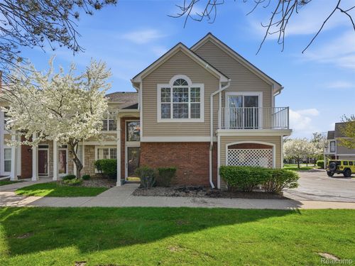 56471 Scotland Blvd, Shelby Twp, MI, 48316-5043 | Card Image