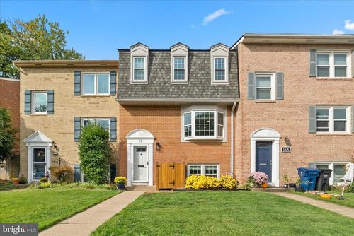 17 W Chapman St, ALEXANDRIA, VA, 22301-2501 | Card Image