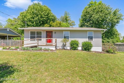 5917 W Pine Ln, Knoxville, TN, 37909-1038 | Card Image