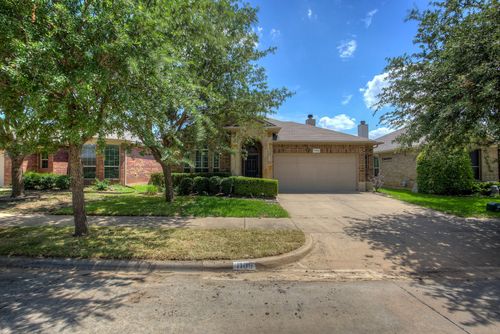 1109 Central Village Dr, Denton, TX, 76210-8635 | Card Image