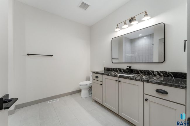8611 W Shoreline Pl, Townhouse with 3 bedrooms, 3 bathrooms and null parking in Sioux Falls SD | Image 20