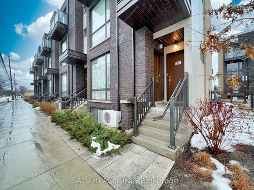 35-26 Fieldway Rd, Toronto, ON, M8Z0E3 | Card Image