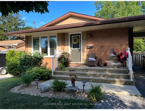 upper-27 Brenlyn Crt, Hamilton, ON, L9C4N8 | Card Image