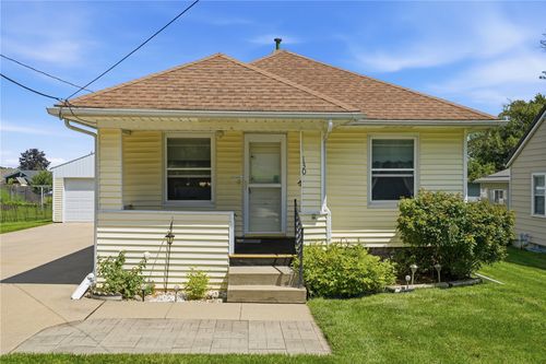 130 29th Ave Sw, Cedar Rapids, IA, 52404-4505 | Card Image