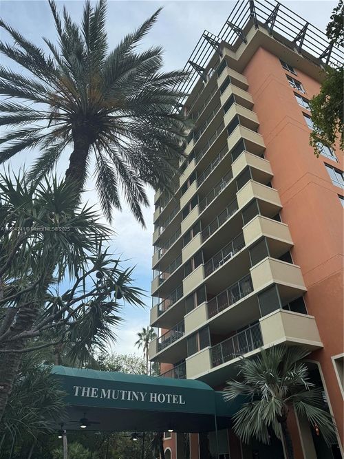 215-2951 S Bayshore Dr, Miami, FL, 33133-6002 | Card Image